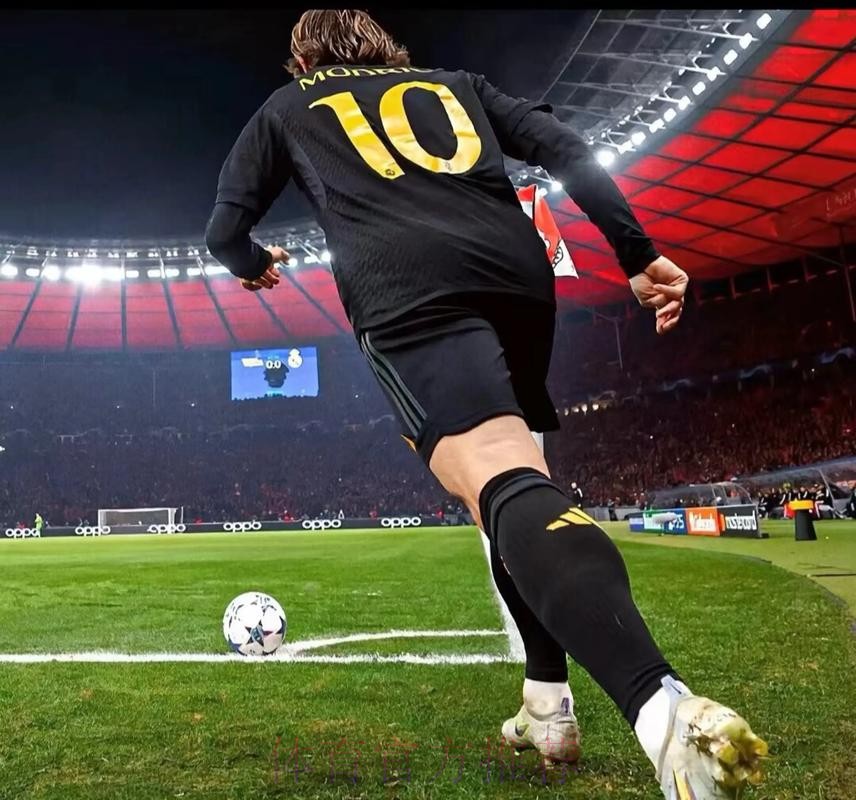 西媒:皇马高层早已对克罗斯和魔笛组合失去信心